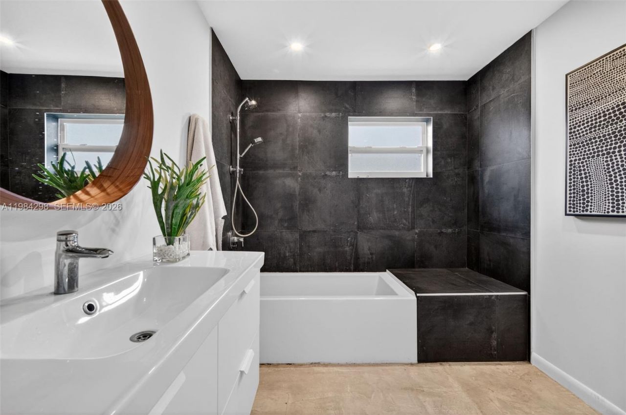 1119 N 46th Ter , Hollywood, FL 33021 Photo