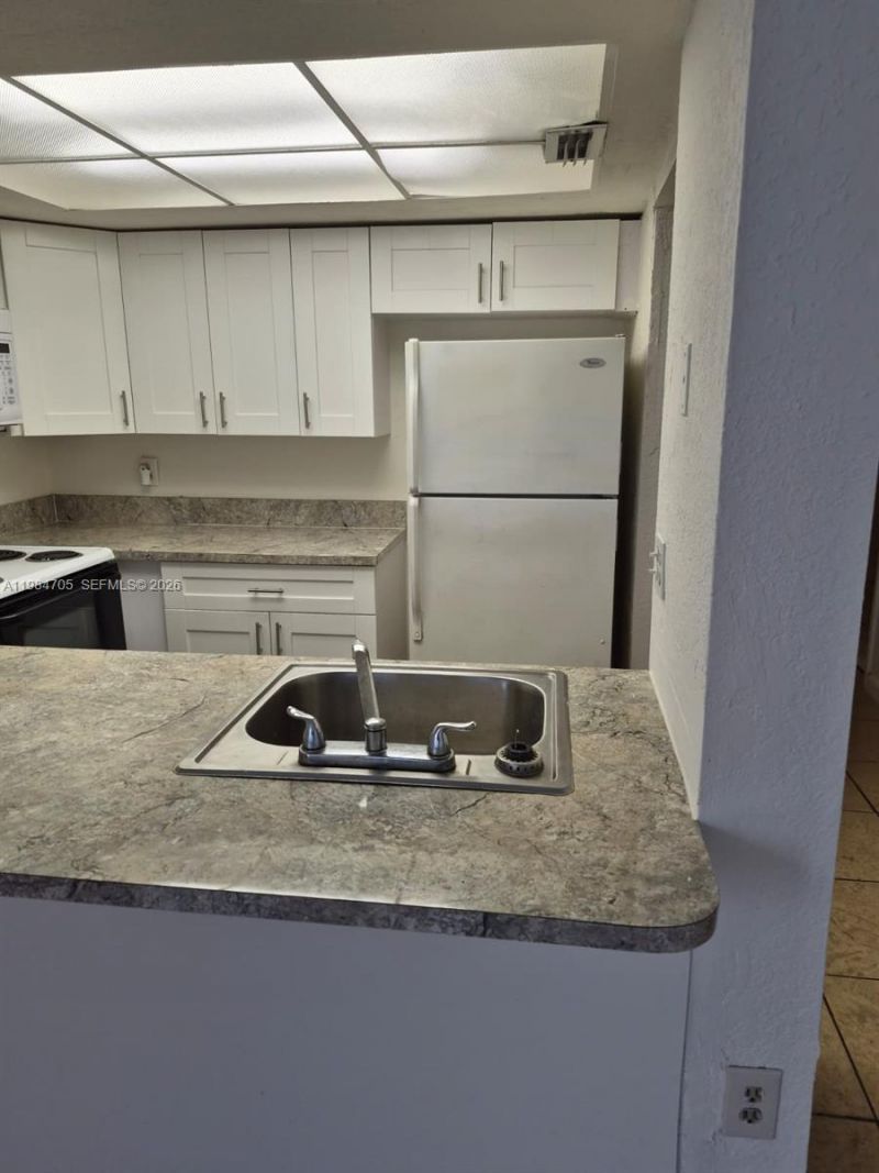 16220 NW 2nd Ave, Unit 412, Miami, FL 33169 Photo