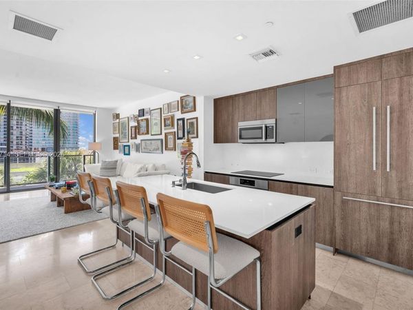 68 SE 6th St, Unit 806, Miami, FL 33131