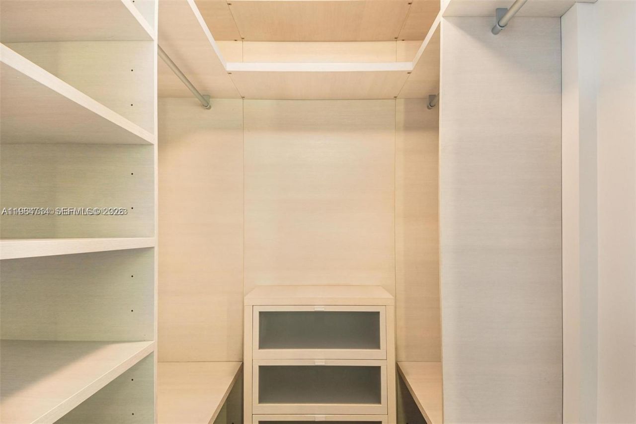 68 SE 6th St, Unit 806, Miami, FL 33131 Photo