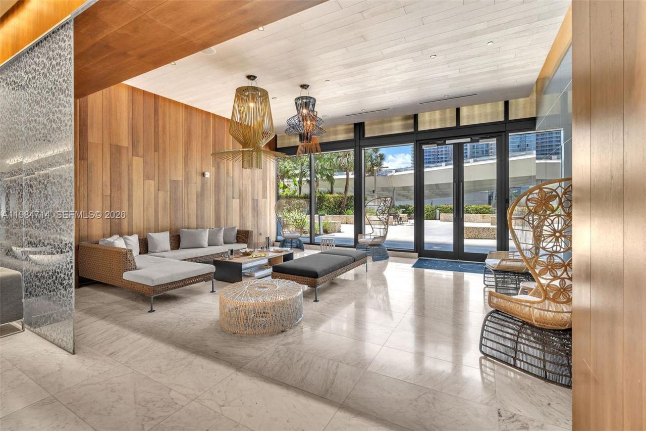 68 SE 6th St, Unit 806, Miami, FL 33131 Photo