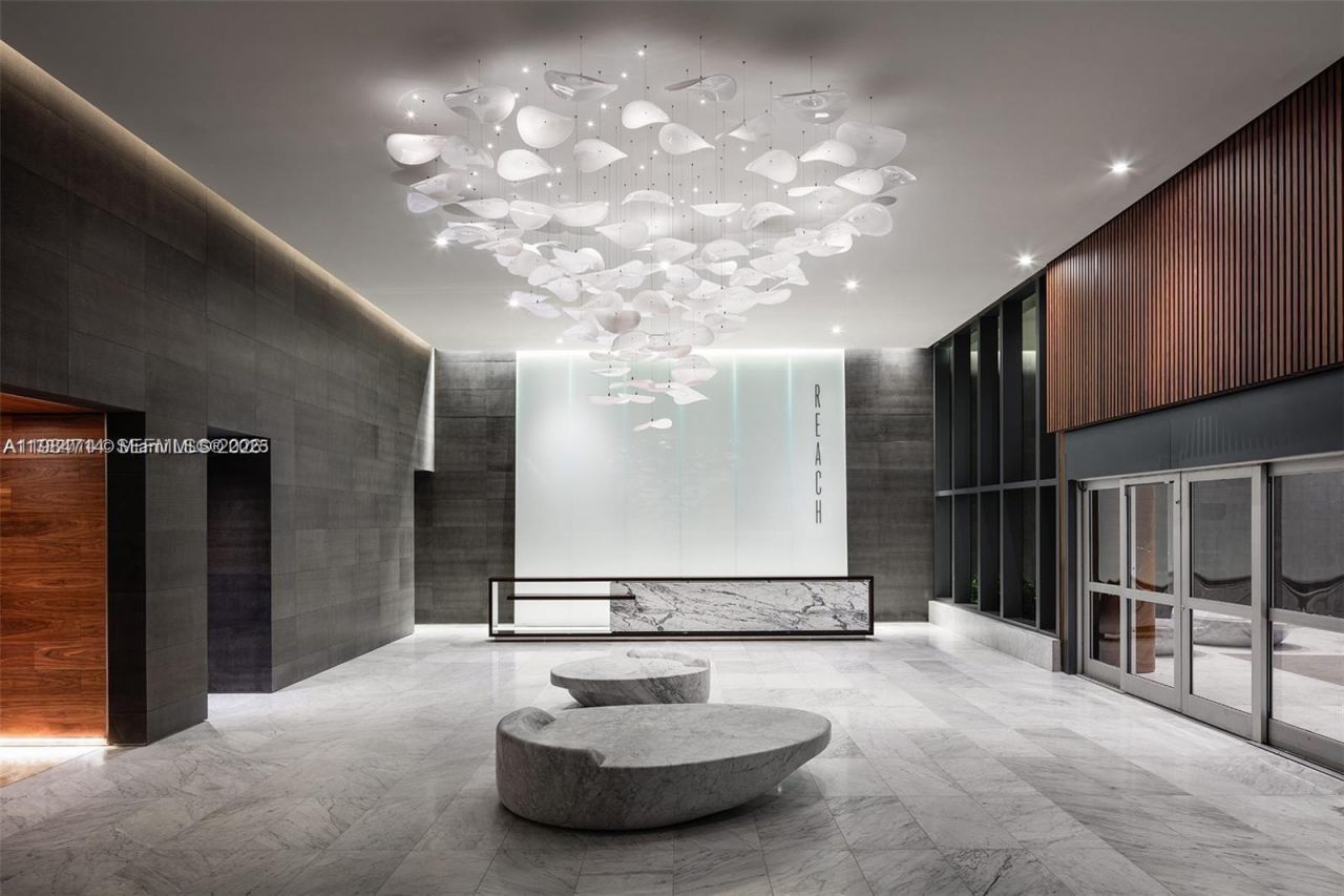 68 SE 6th St, Unit 806, Miami, FL 33131 Photo