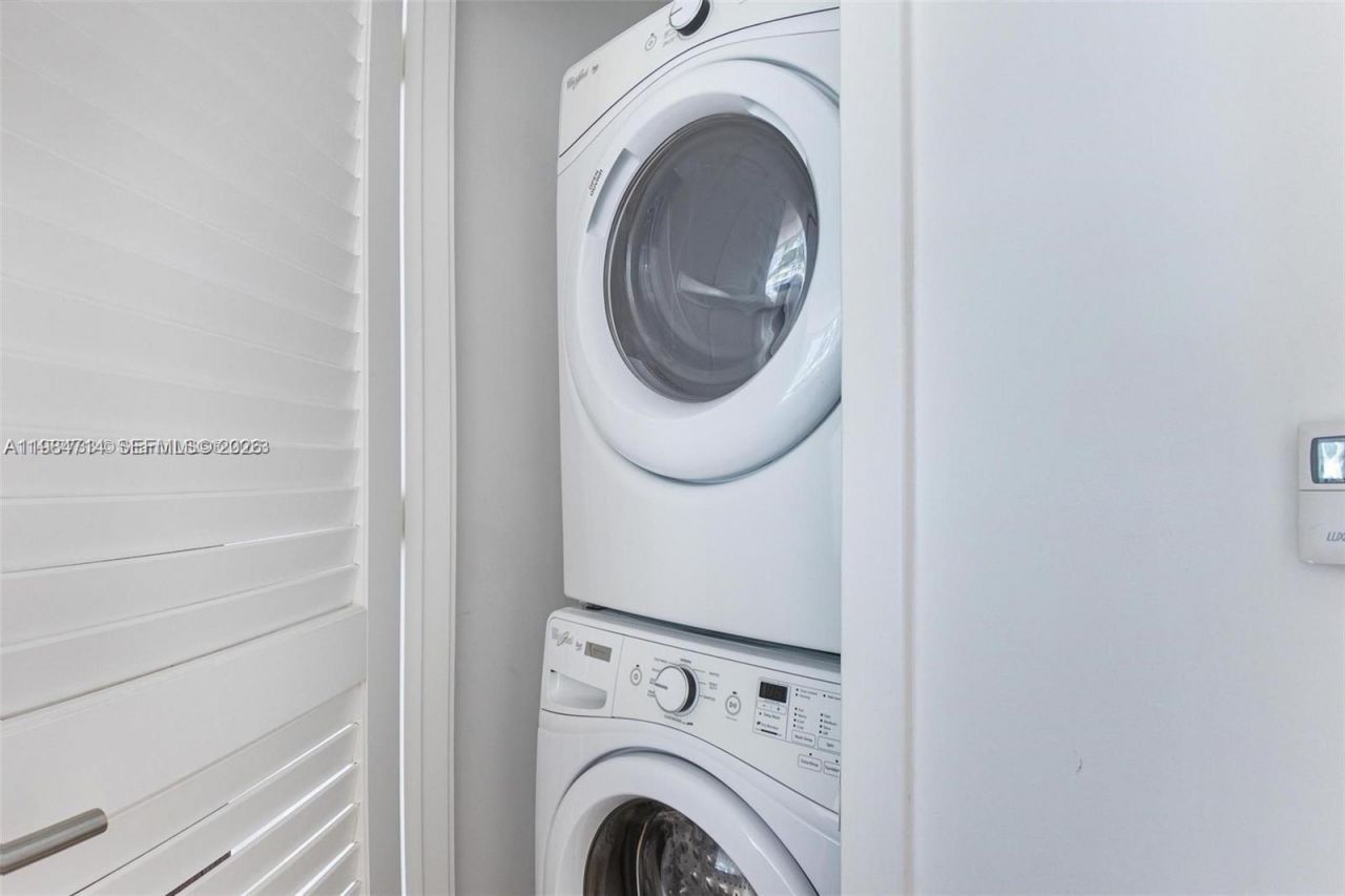 68 SE 6th St, Unit 806, Miami, FL 33131 Photo