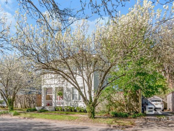 160 Dexter Avenue, Mobile, AL 36604