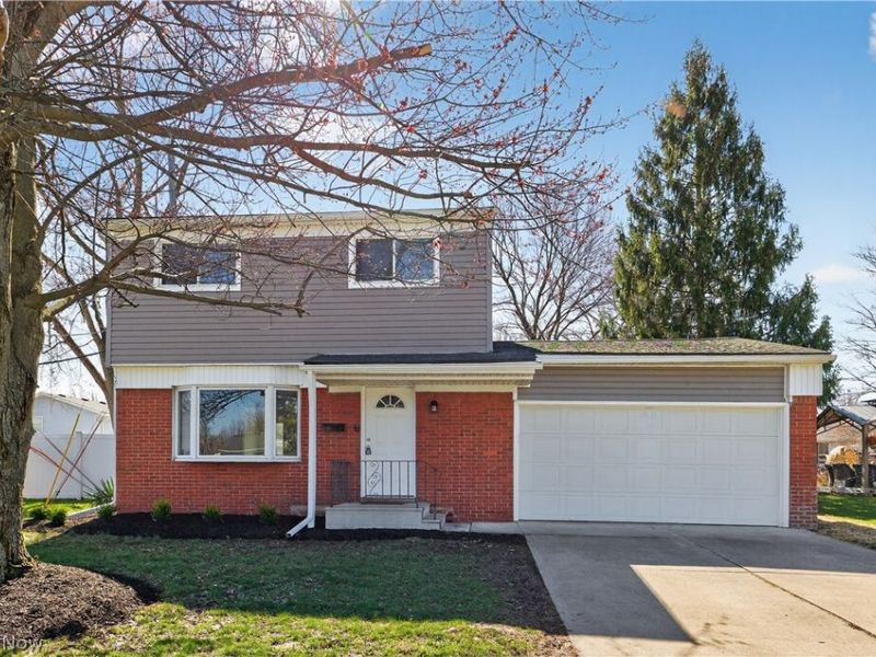 727 Fairwood Boulevard, Elyria, OH 44035 Photo 1