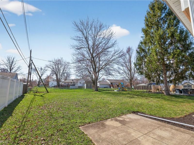 727 Fairwood Boulevard, Elyria, OH 44035 Photo 11