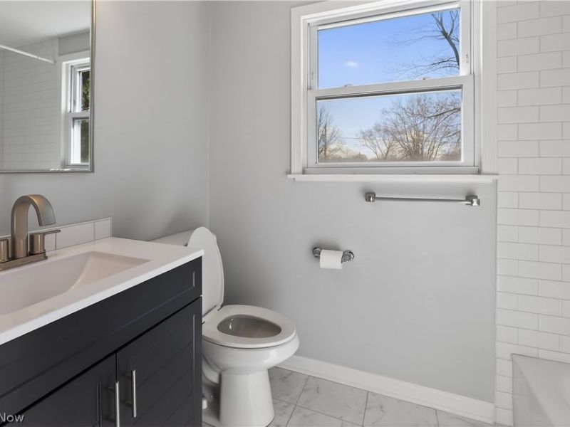 727 Fairwood Boulevard, Elyria, OH 44035 Photo 9