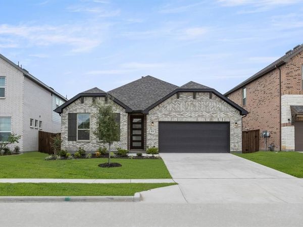 816 Alderwood Drive, Red Oak, TX 75154
