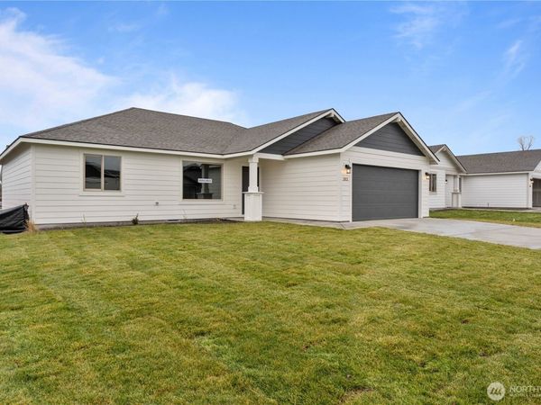 202 N Sandy Loop , Moses Lake, WA 98837