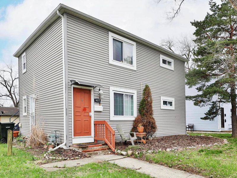 957 E 13th Avenue, Columbus, OH 43211 Photo 2