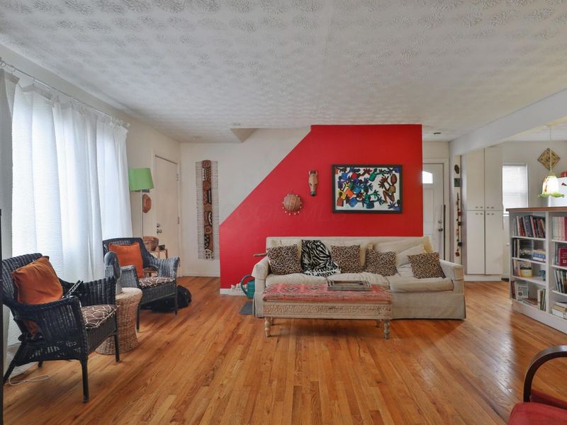 957 E 13th Avenue, Columbus, OH 43211 Photo 3