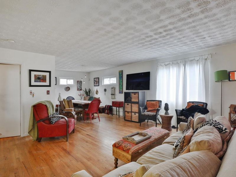 957 E 13th Avenue, Columbus, OH 43211 Photo 5