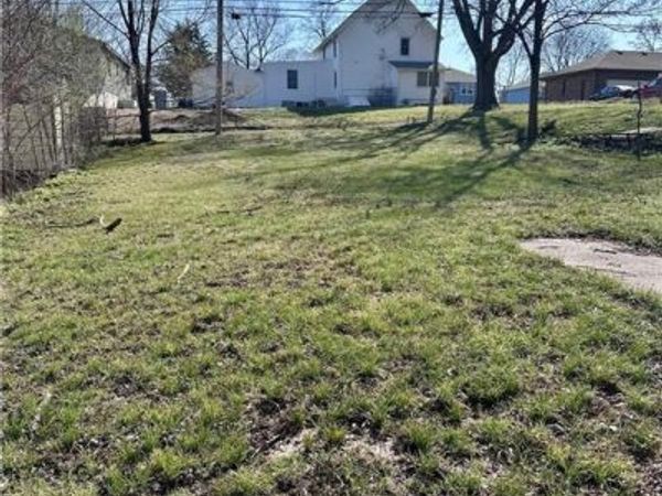 618 Locust Street, Eudora, KS 66025