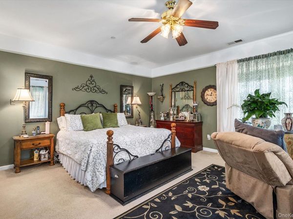 137 Francesca Way , Amityville, NY 11701