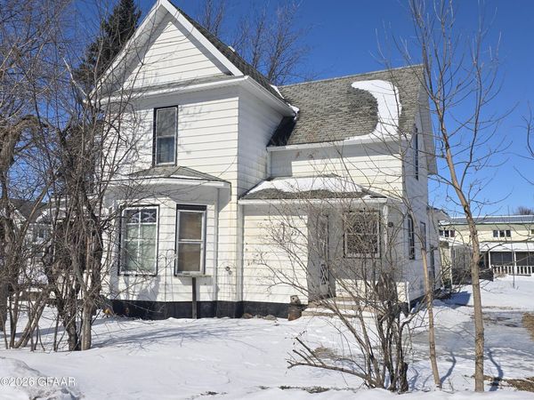 223 W 5TH Street , Larimore, ND 58251