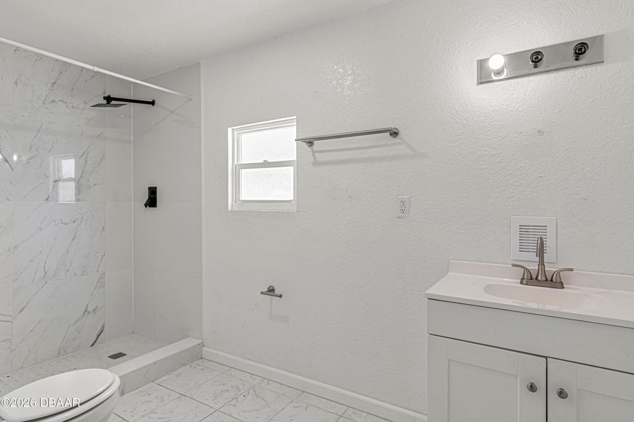 502 N Halifax Avenue, Daytona Beach, FL 32118 Photo