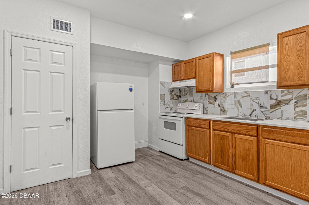 502 N Halifax Avenue, Daytona Beach, FL 32118 Photo