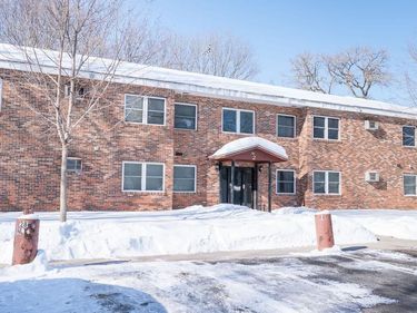 311 W Bert Street, Unit 22, Lake Crystal, MN 56055