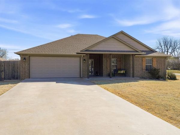301 N 4th Street, Thomas, OK 73669
