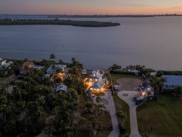 10218 46TH AVENUE W, BRADENTON, FL 34210