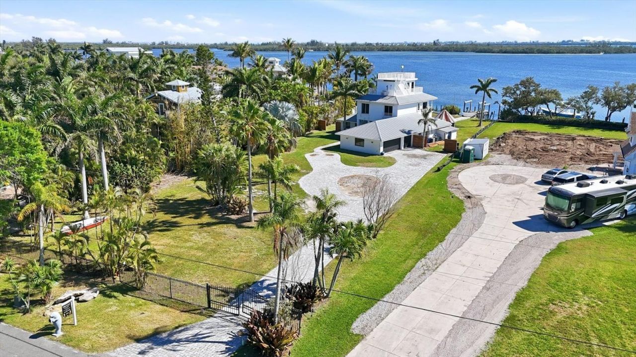 10218 46th Avenue W, Bradenton, FL 34210 Photo