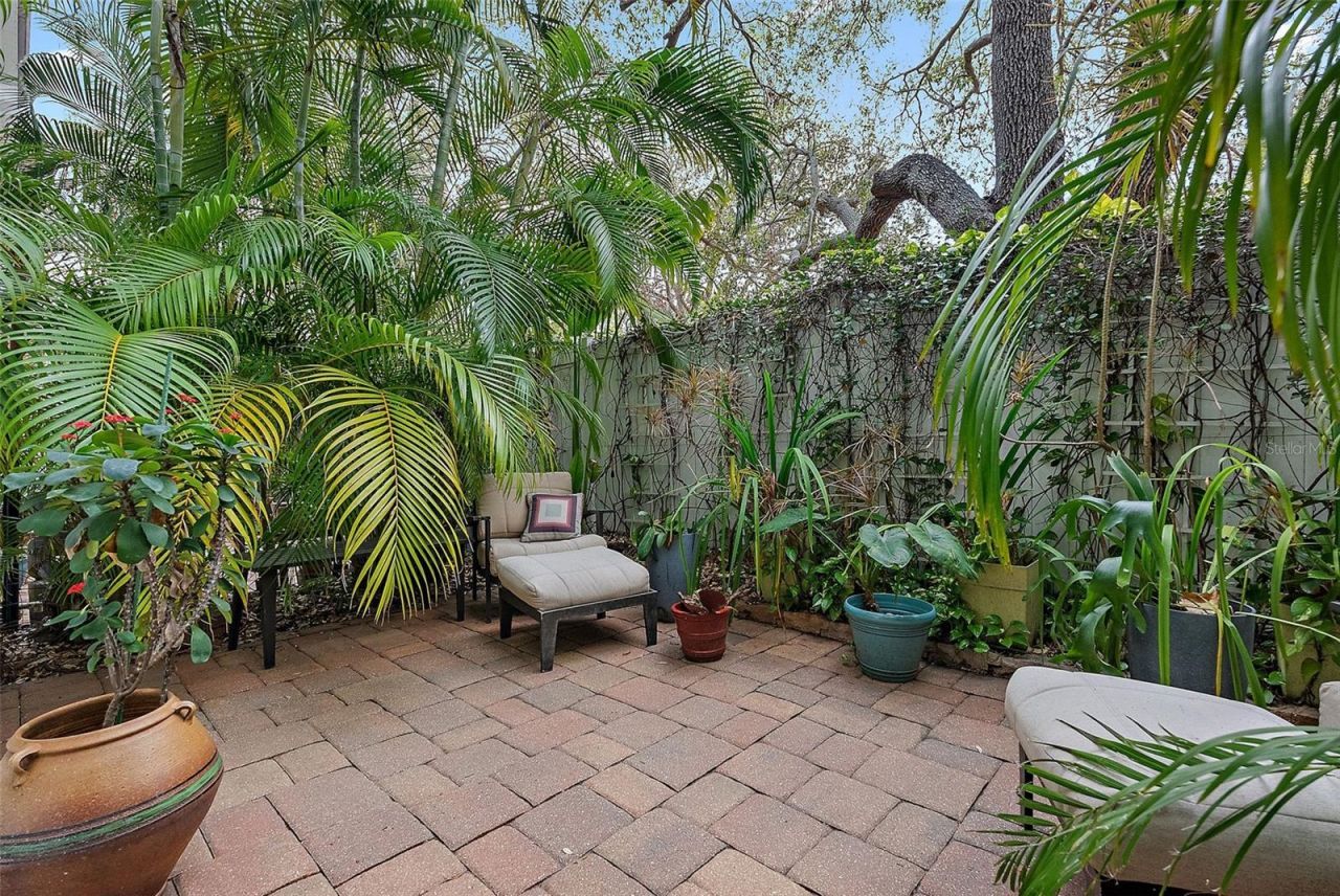 325 5th Avenue S, Unit 10, Saint Petersburg, FL 33701 Photo