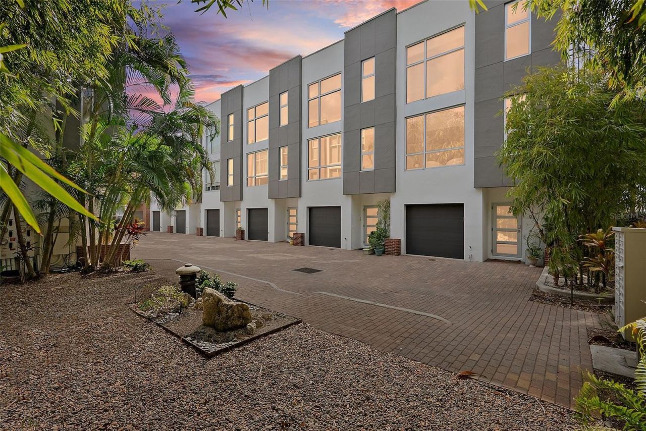 325 5th Avenue S, Unit 10, Saint Petersburg, FL 33701 Photo