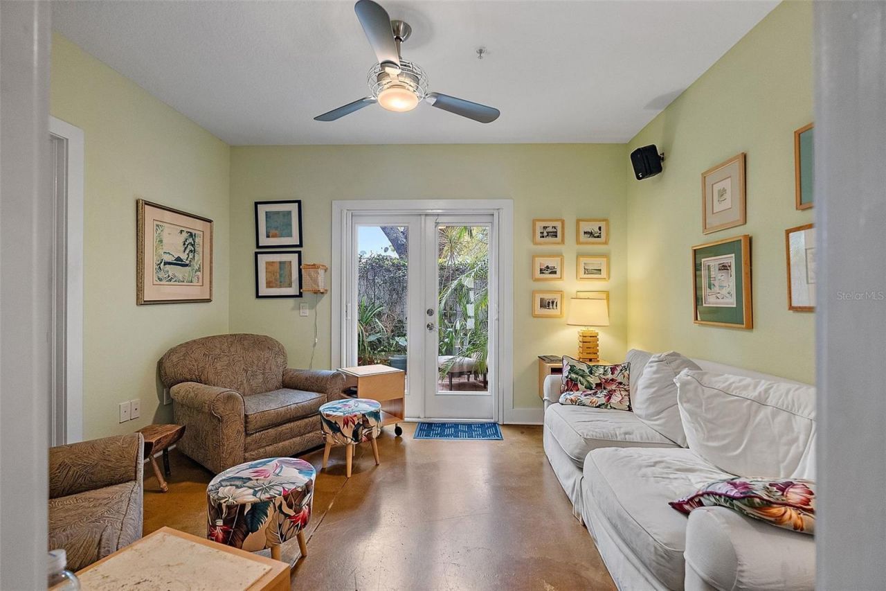 325 5th Avenue S, Unit 10, Saint Petersburg, FL 33701 Photo