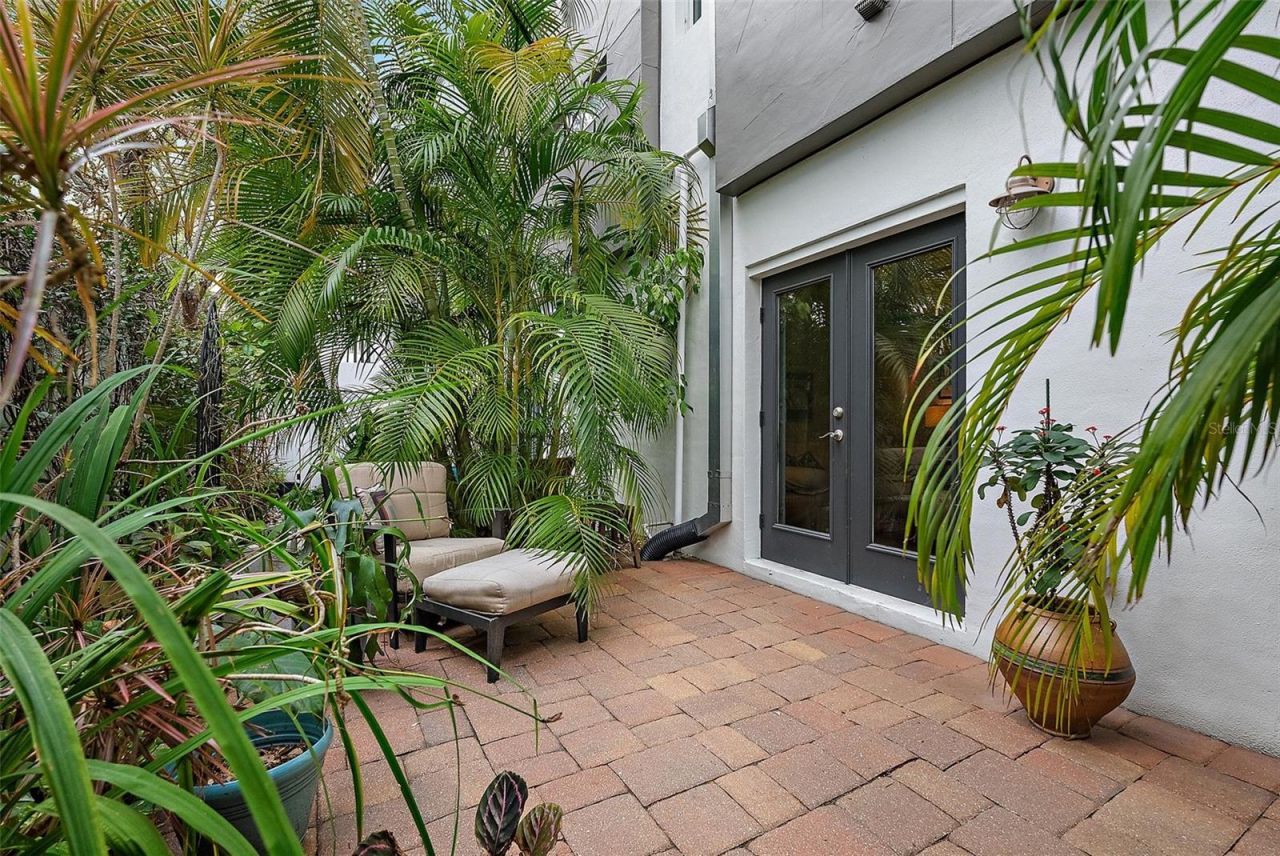 325 5th Avenue S, Unit 10, Saint Petersburg, FL 33701 Photo