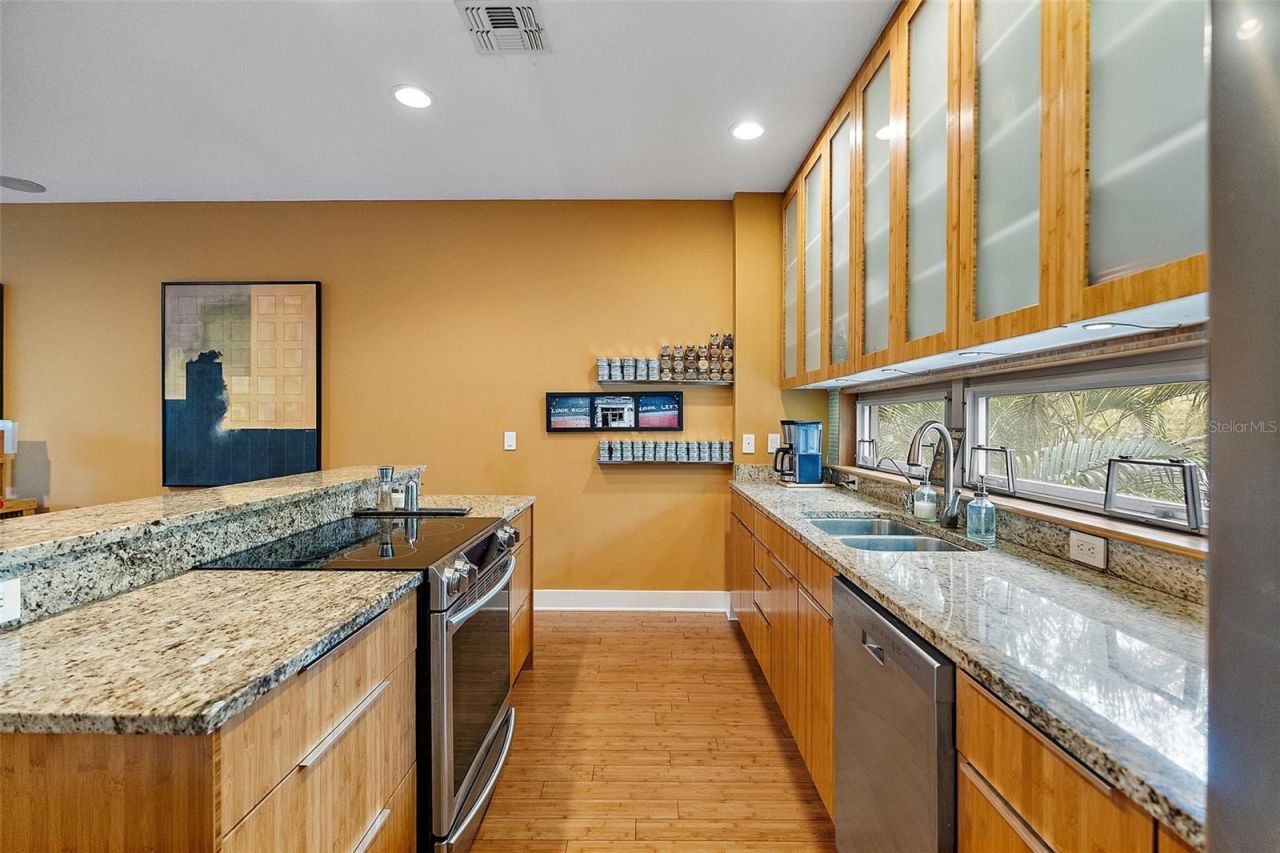 325 5th Avenue S, Unit 10, Saint Petersburg, FL 33701 Photo