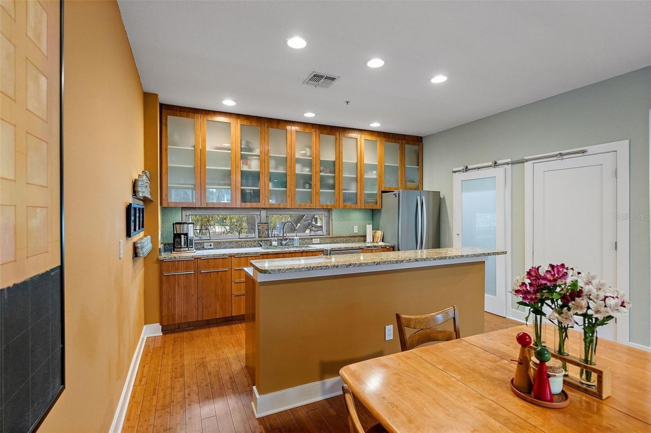 325 5th Avenue S, Unit 10, Saint Petersburg, FL 33701 Photo