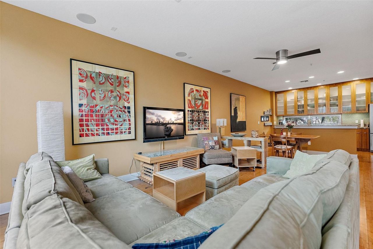 325 5th Avenue S, Unit 10, Saint Petersburg, FL 33701 Photo