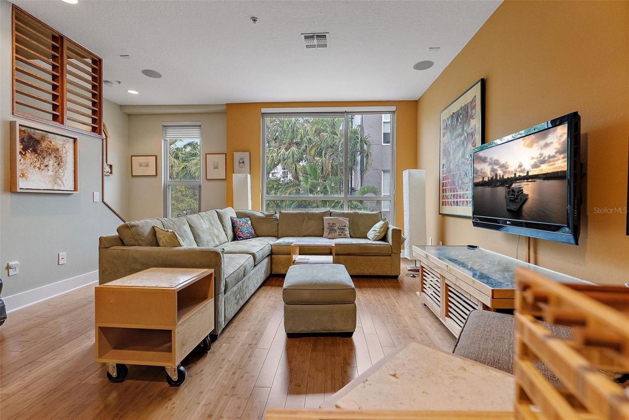 325 5th Avenue S, Unit 10, Saint Petersburg, FL 33701 Photo