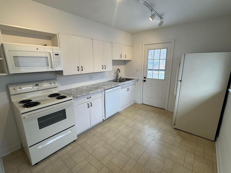 468 E Lincoln Avenue, Columbus, OH 43214 Photo 3