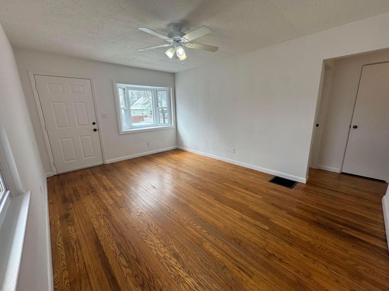 468 E Lincoln Avenue, Columbus, OH 43214 Photo 4