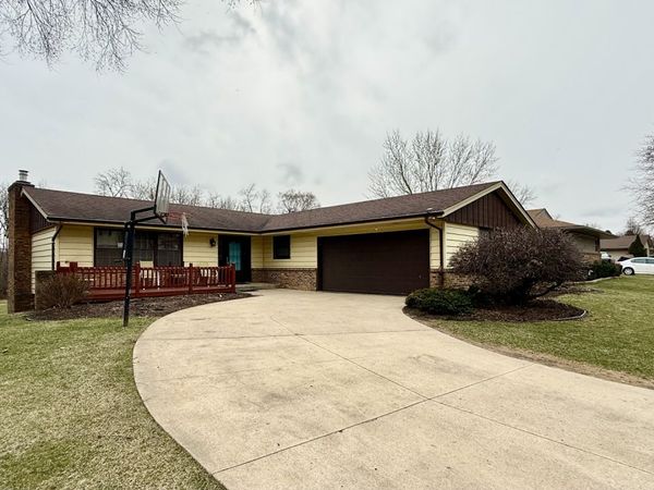 5863 Alma Drive, Rockford, IL 61108