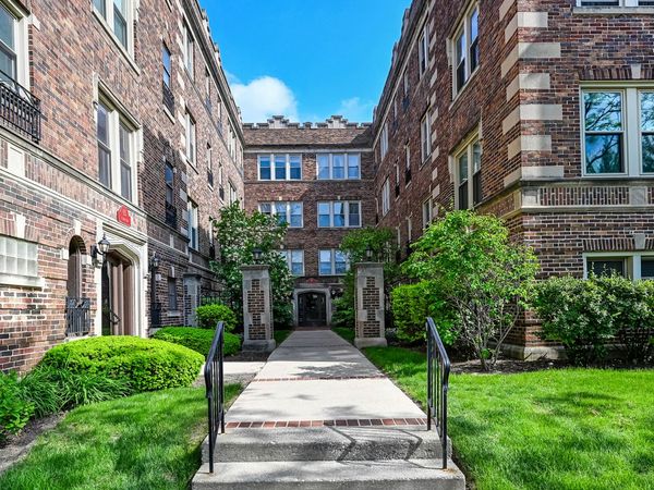 75 E Harris Avenue, Unit 3C, La Grange, IL 60525