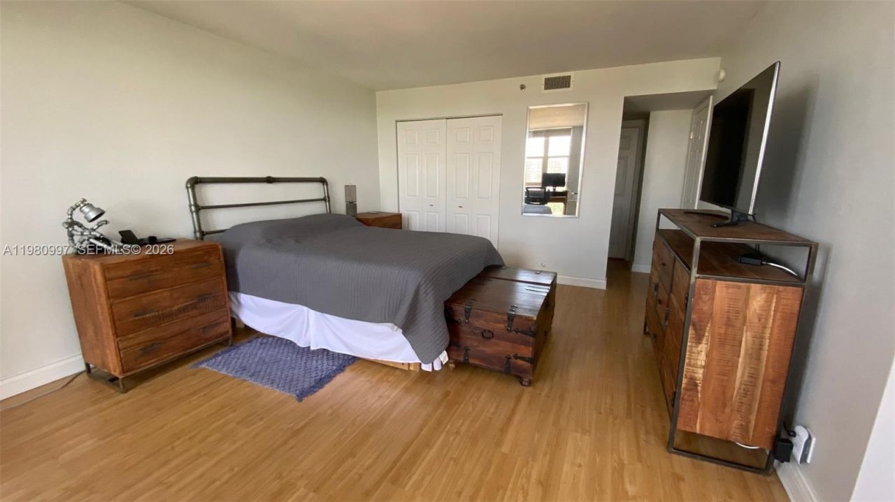 4000 Towerside Ter , Unit 1803, Miami, FL 33138 Photo