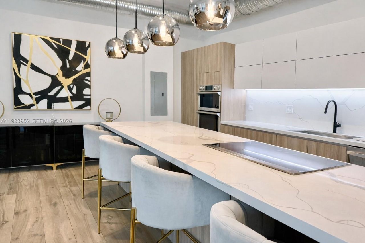 2100 Van Buren St , Unit 214, Hollywood, FL 33020 Photo