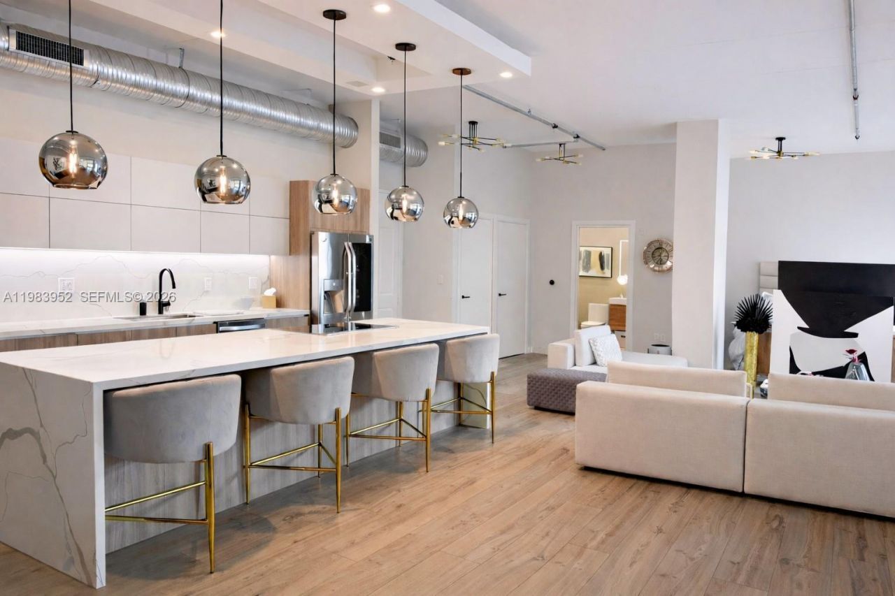 2100 Van Buren St , Unit 214, Hollywood, FL 33020 Photo