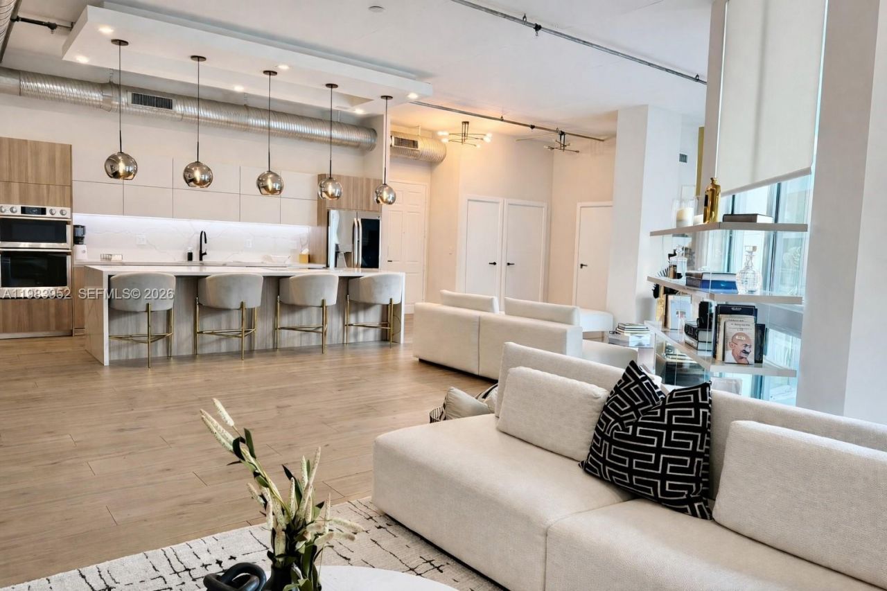 2100 Van Buren St , Unit 214, Hollywood, FL 33020 Photo