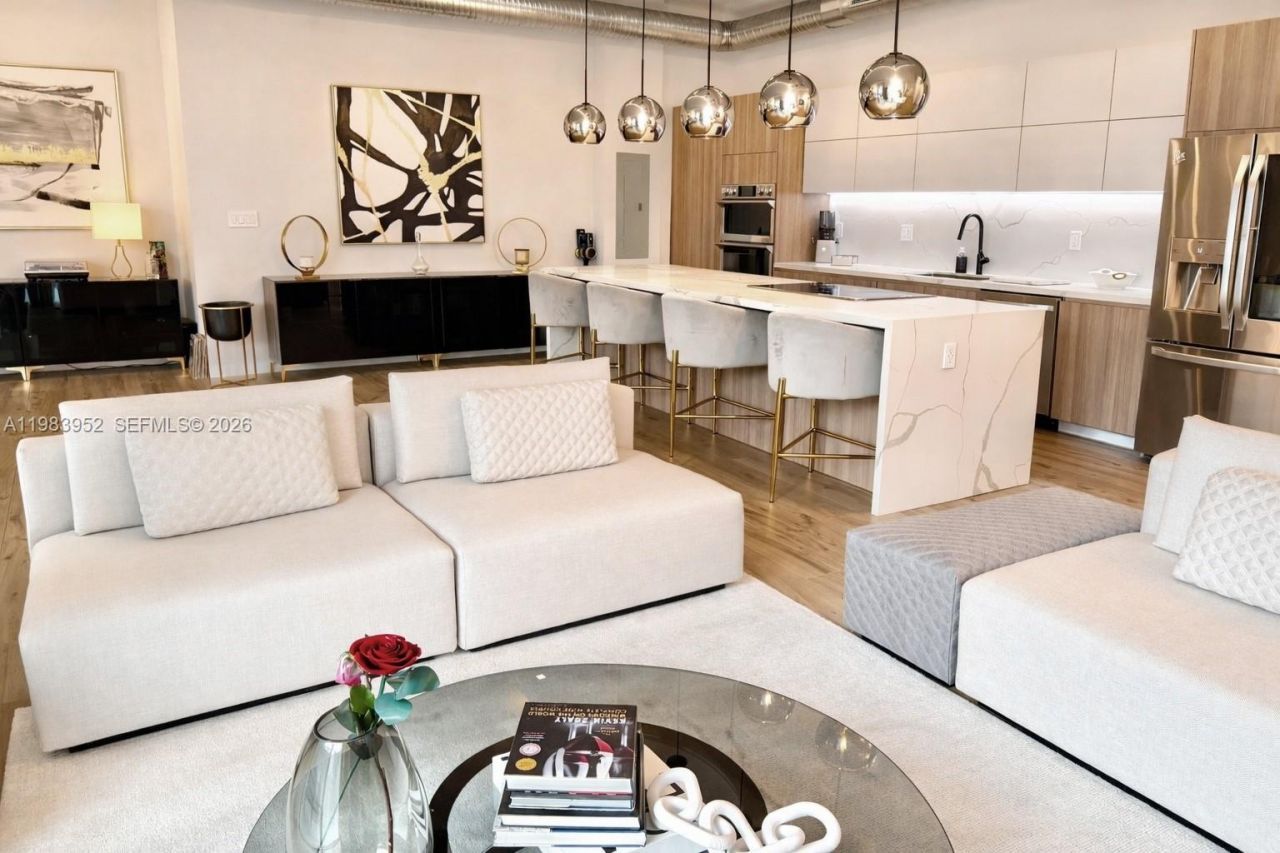 2100 Van Buren St , Unit 214, Hollywood, FL 33020 Photo