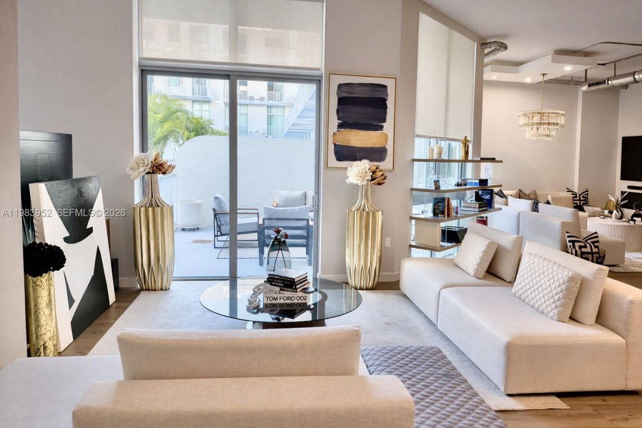 2100 Van Buren St , Unit 214, Hollywood, FL 33020 Photo