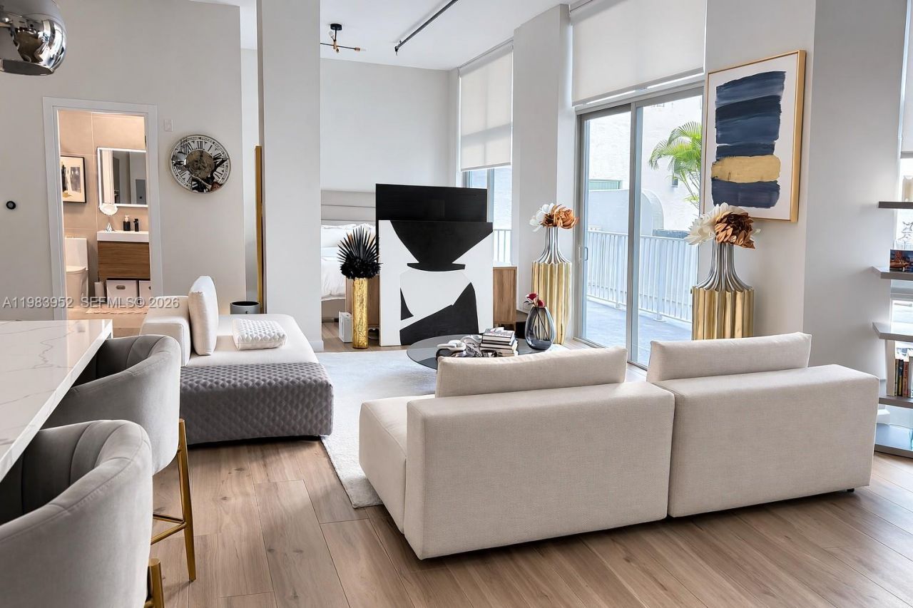 2100 Van Buren St , Unit 214, Hollywood, FL 33020 Photo