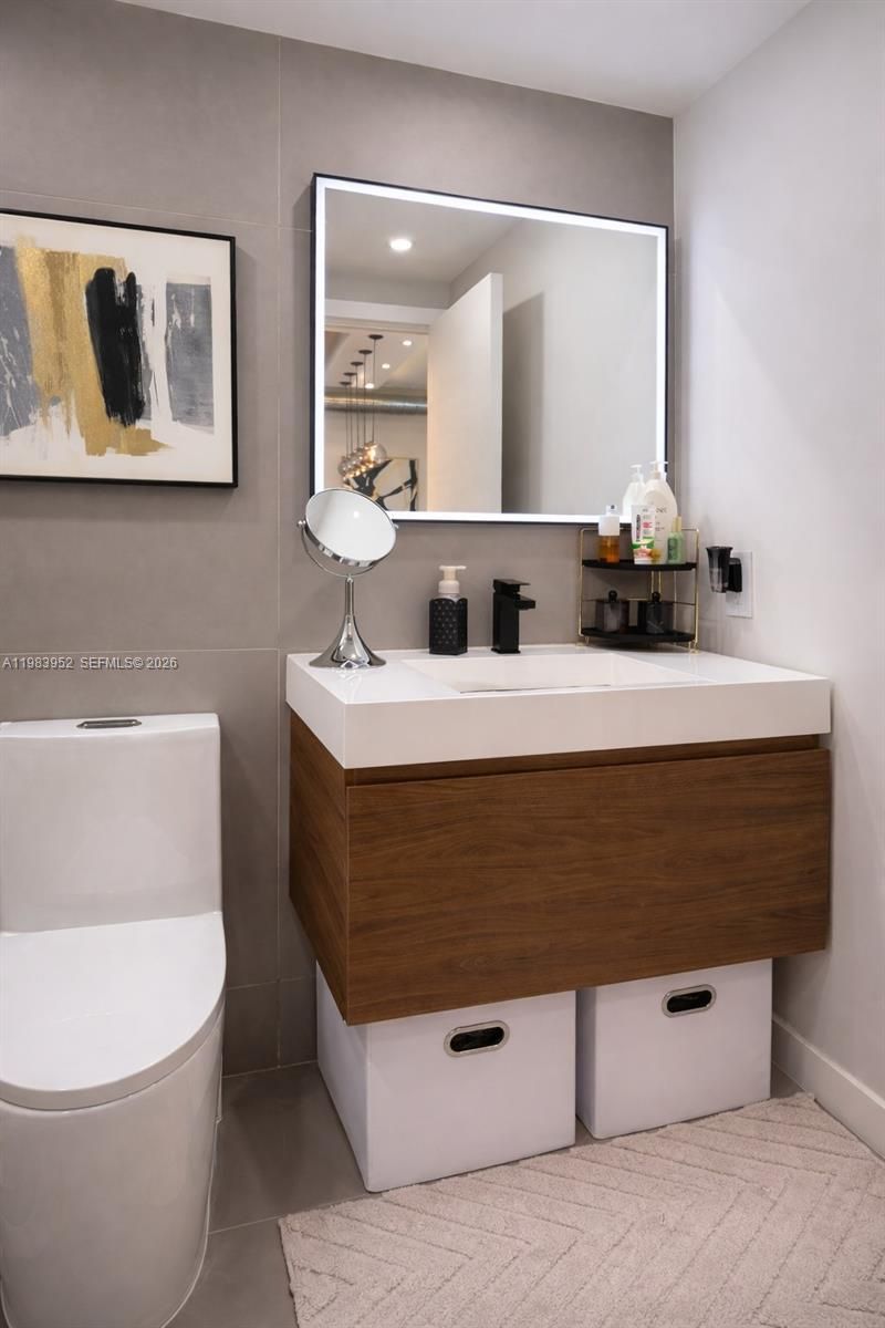 2100 Van Buren St , Unit 214, Hollywood, FL 33020 Photo