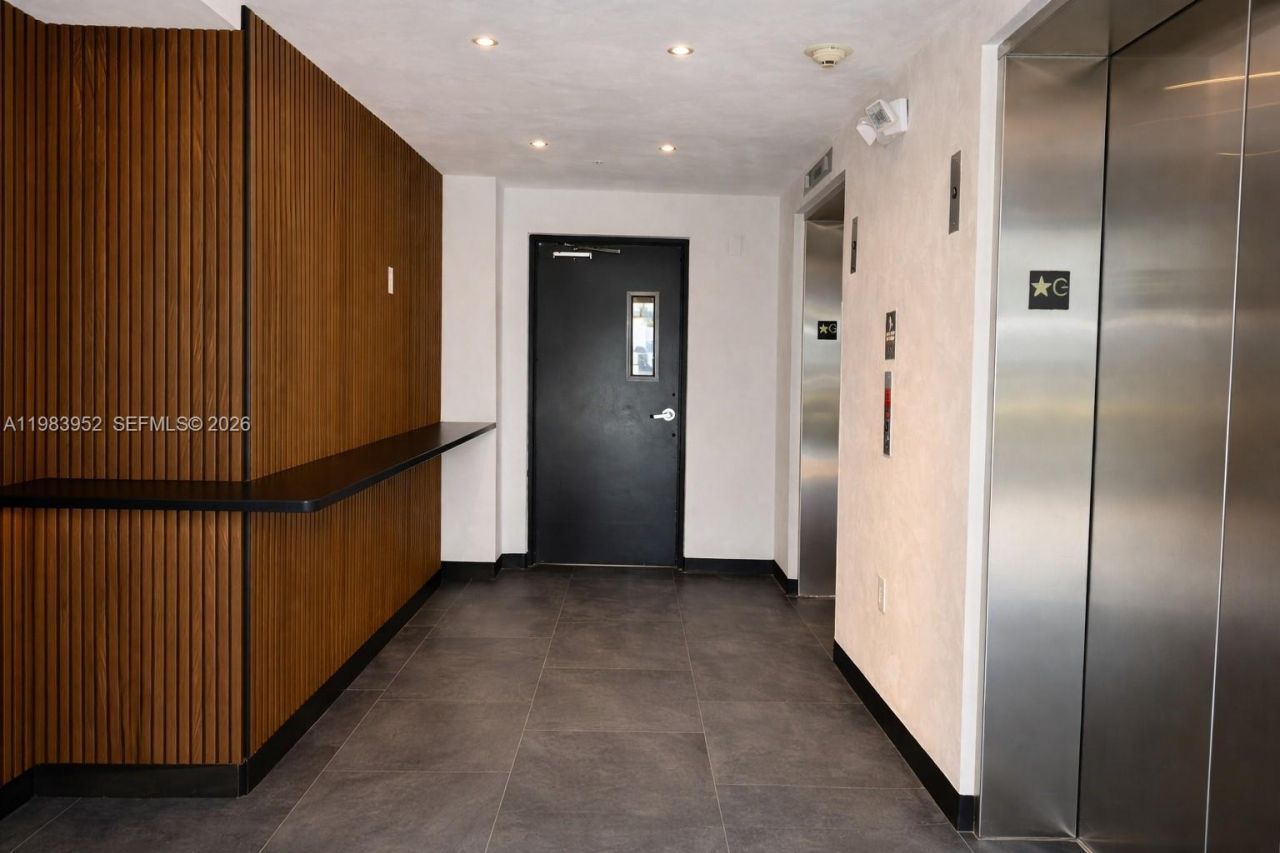 2100 Van Buren St , Unit 214, Hollywood, FL 33020 Photo