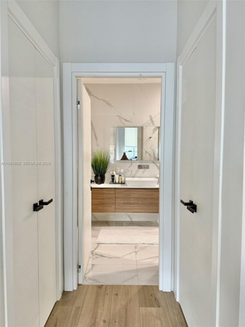 2100 Van Buren St , Unit 214, Hollywood, FL 33020 Photo