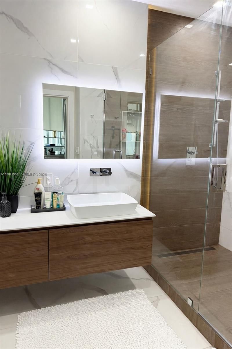 2100 Van Buren St , Unit 214, Hollywood, FL 33020 Photo