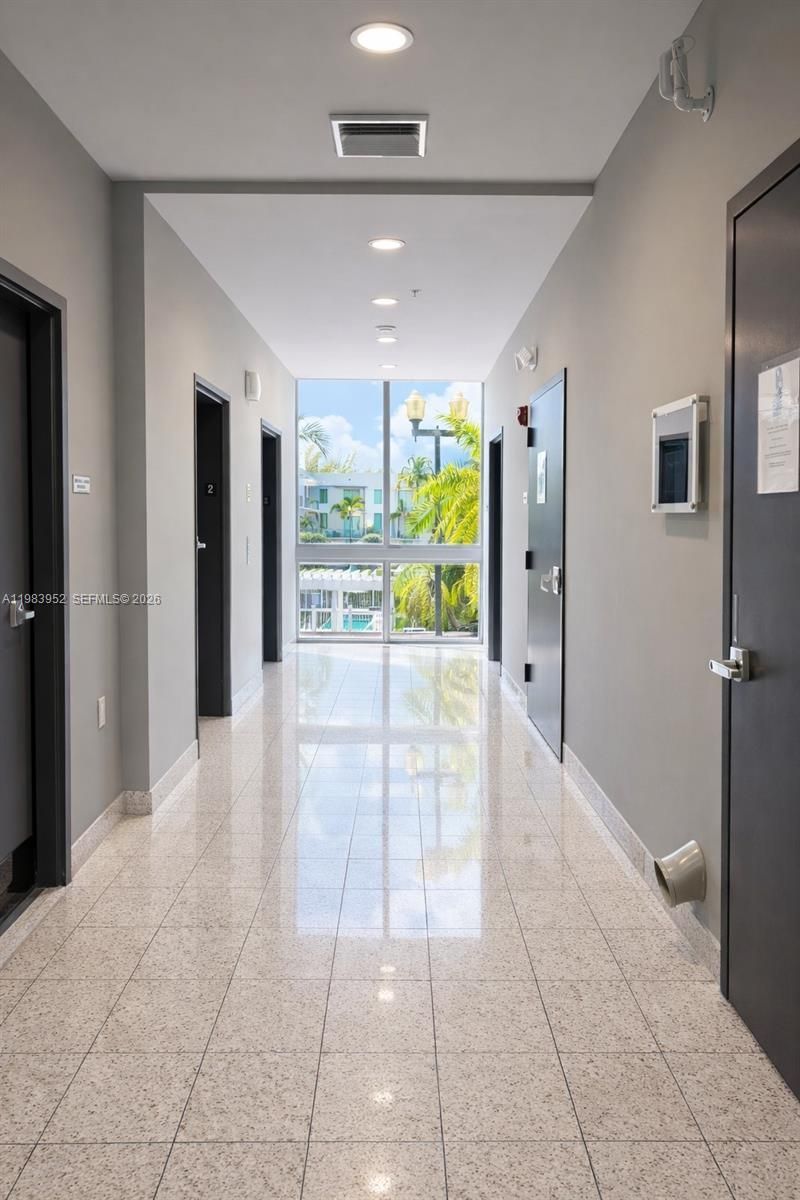 2100 Van Buren St , Unit 214, Hollywood, FL 33020 Photo