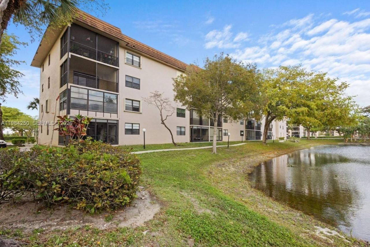 4965 E Sabal Palm Blvd , Unit 207, Tamarac, FL 33319 Photo